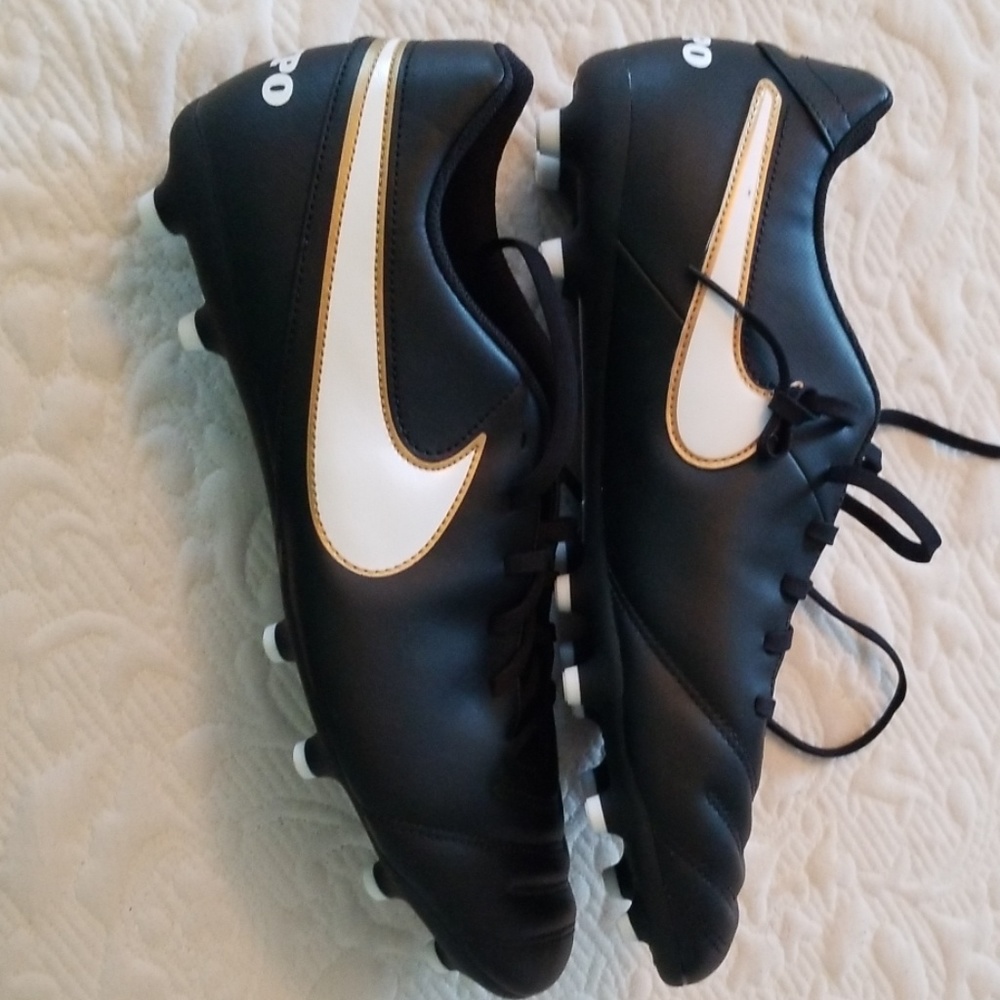 Nike Tiempo Size 13 Soccer Cleats